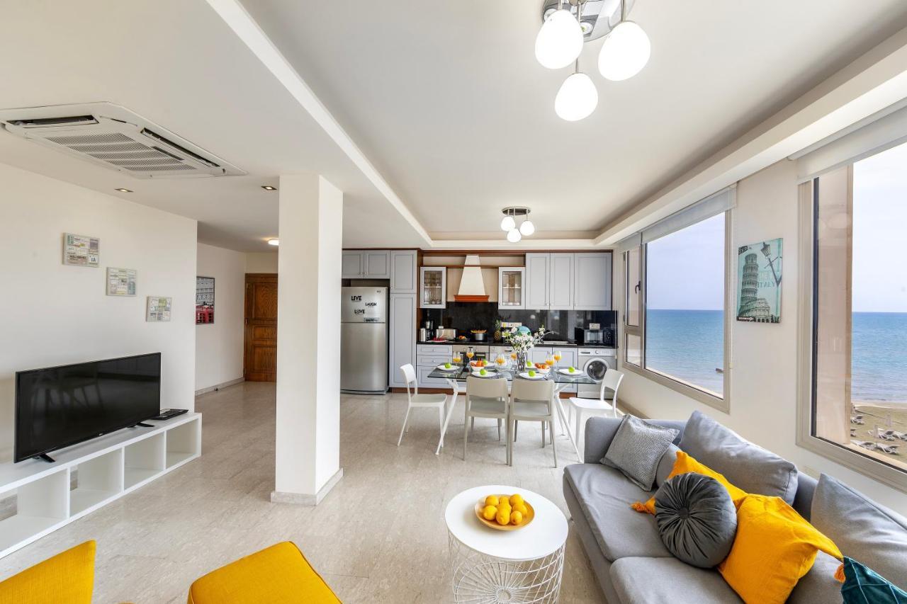 Mackenzie Beachfront Eftyhia Suite 라르나카 외부 사진