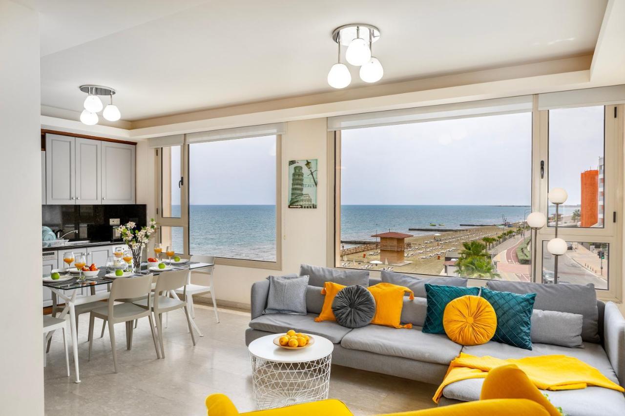 Mackenzie Beachfront Eftyhia Suite 라르나카 외부 사진