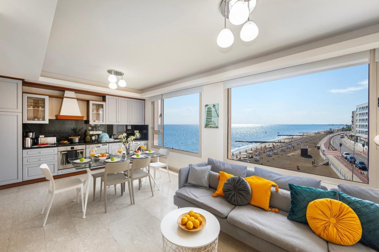 Mackenzie Beachfront Eftyhia Suite 라르나카 외부 사진