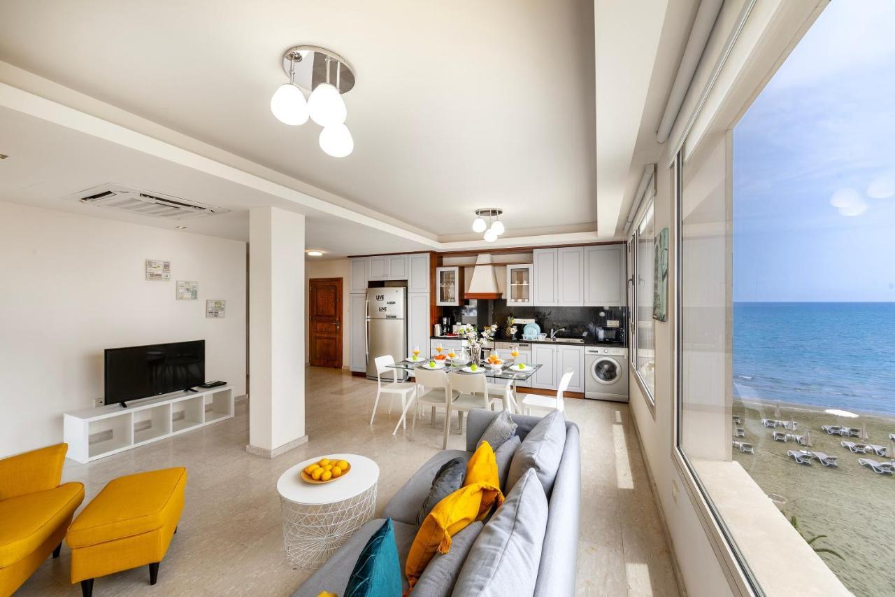Mackenzie Beachfront Eftyhia Suite 라르나카 외부 사진